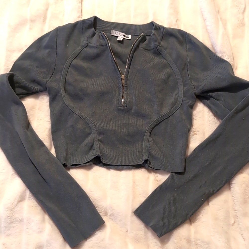 Fashionova crop size medium